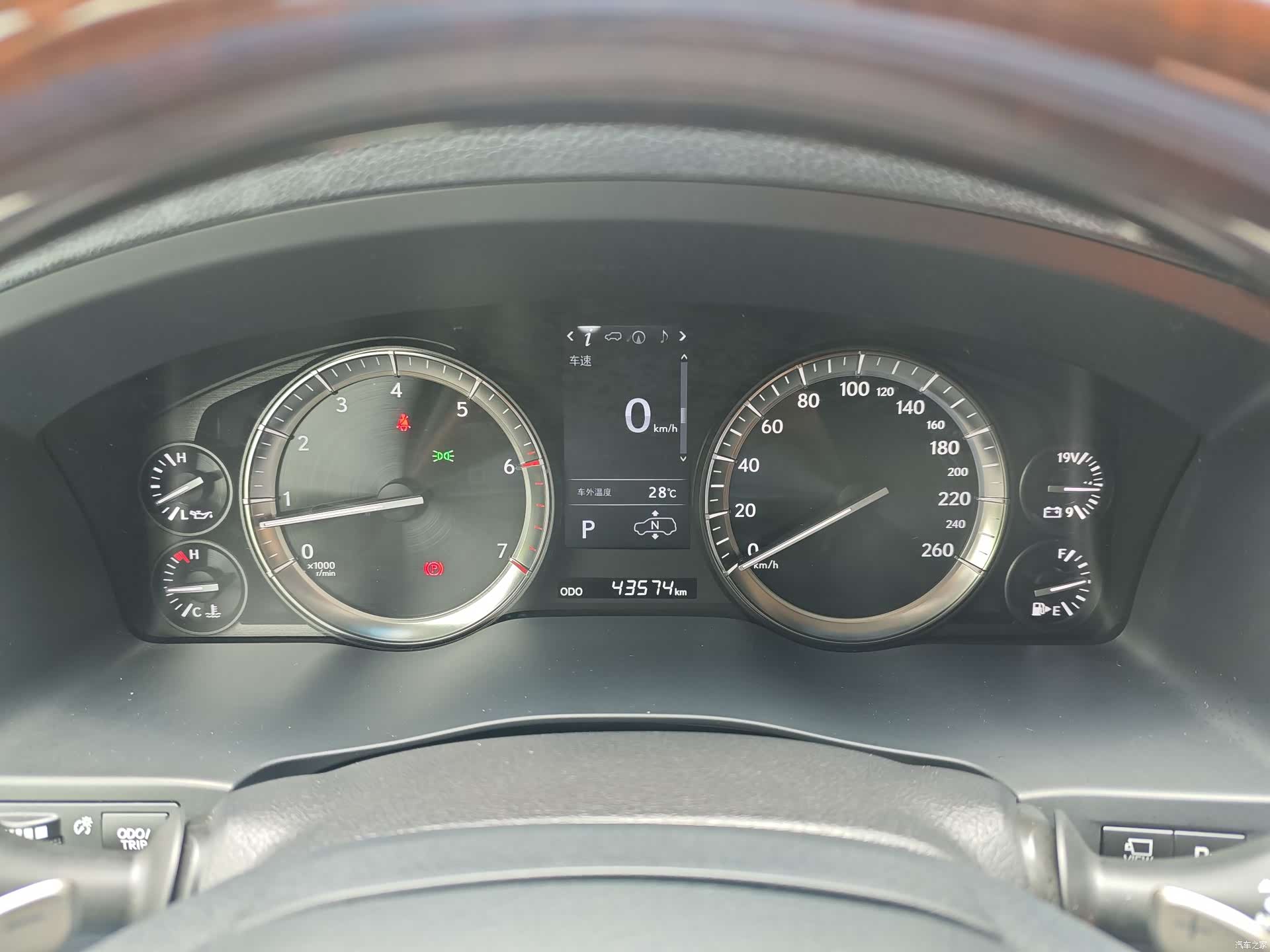 Lexus LX, 2016 23