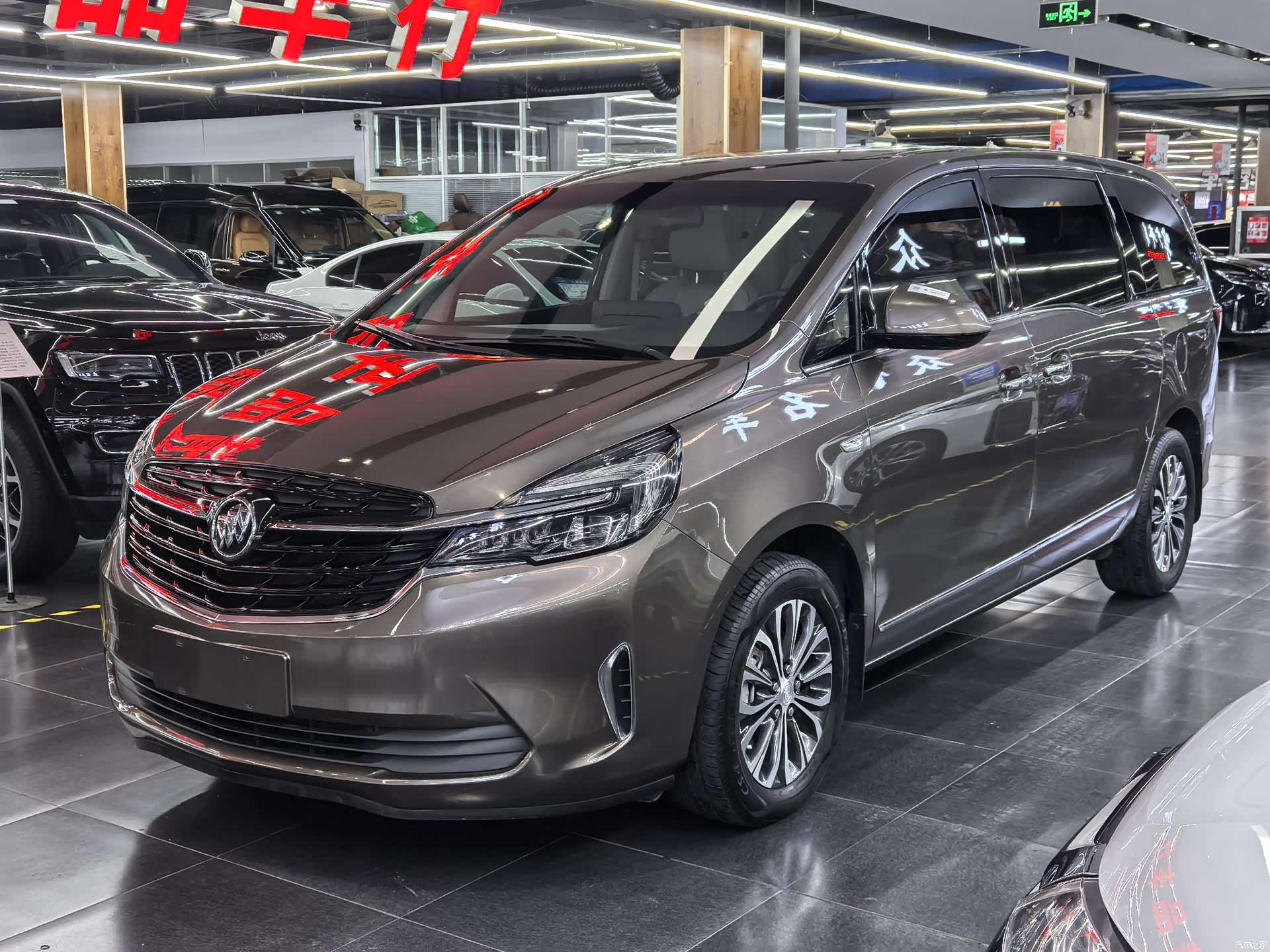 Buick GL8, 2021 1
