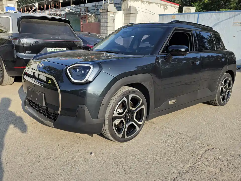 MINI Electric ACEMAN