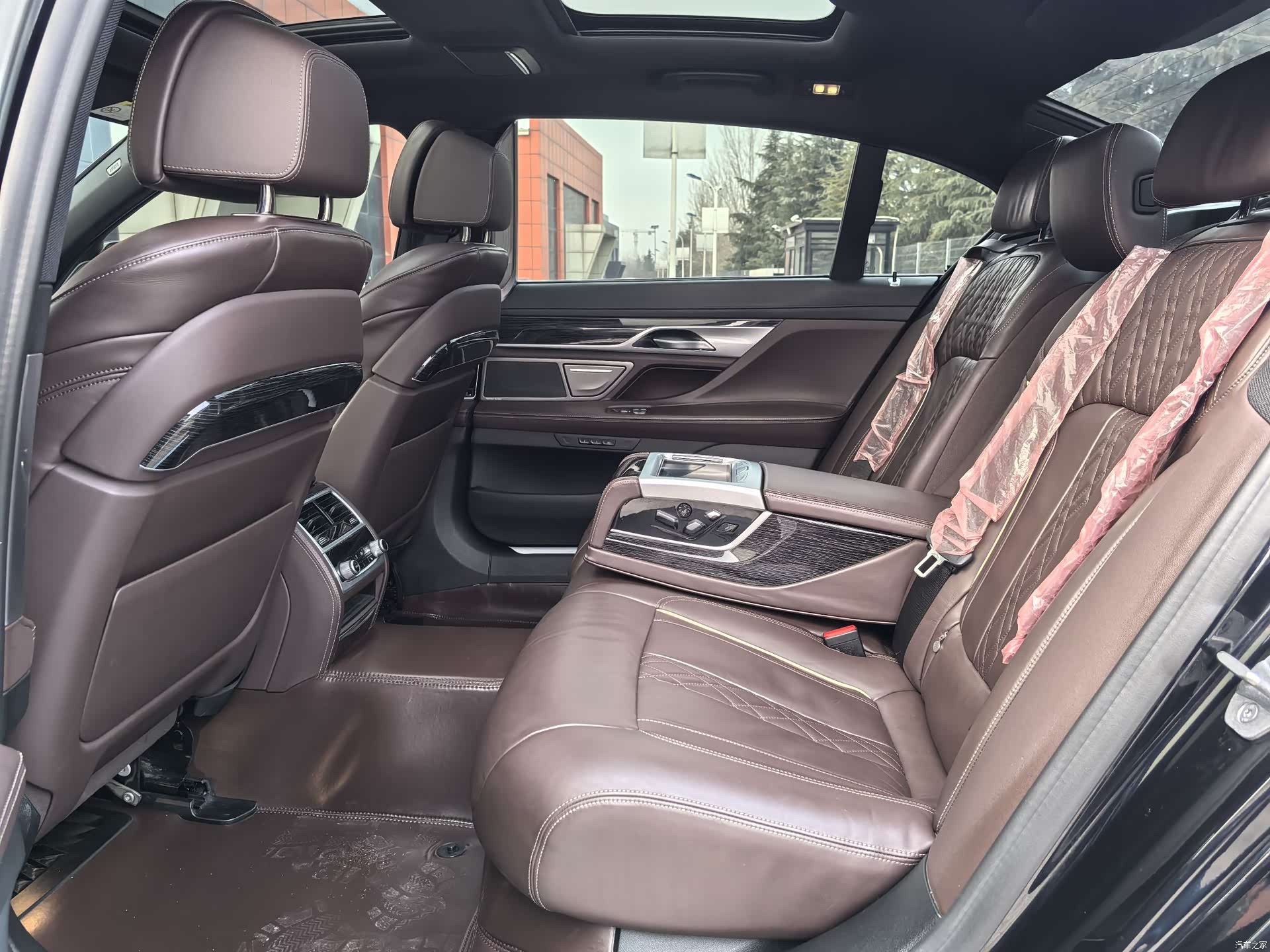 BMW 7 Series, 2022 все фото