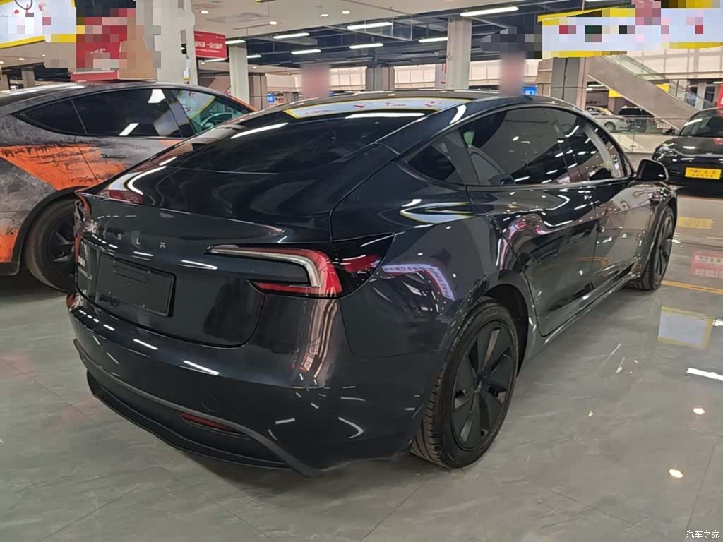 Tesla Model 3, 2025 7