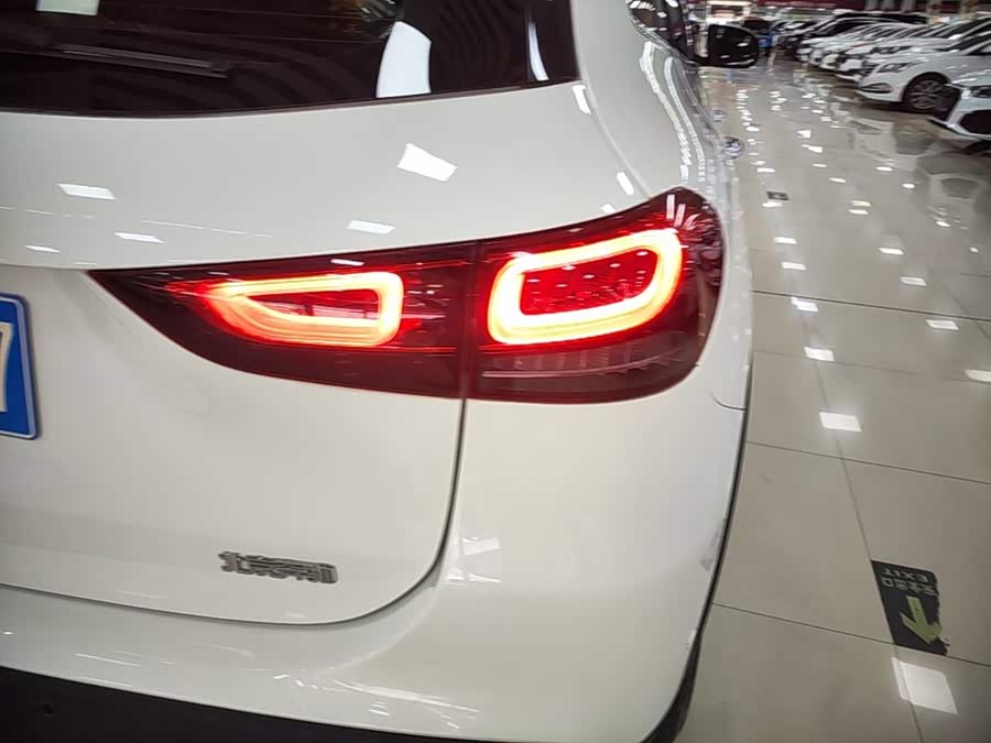 Mercedes-Benz GLA 2023, фото 8