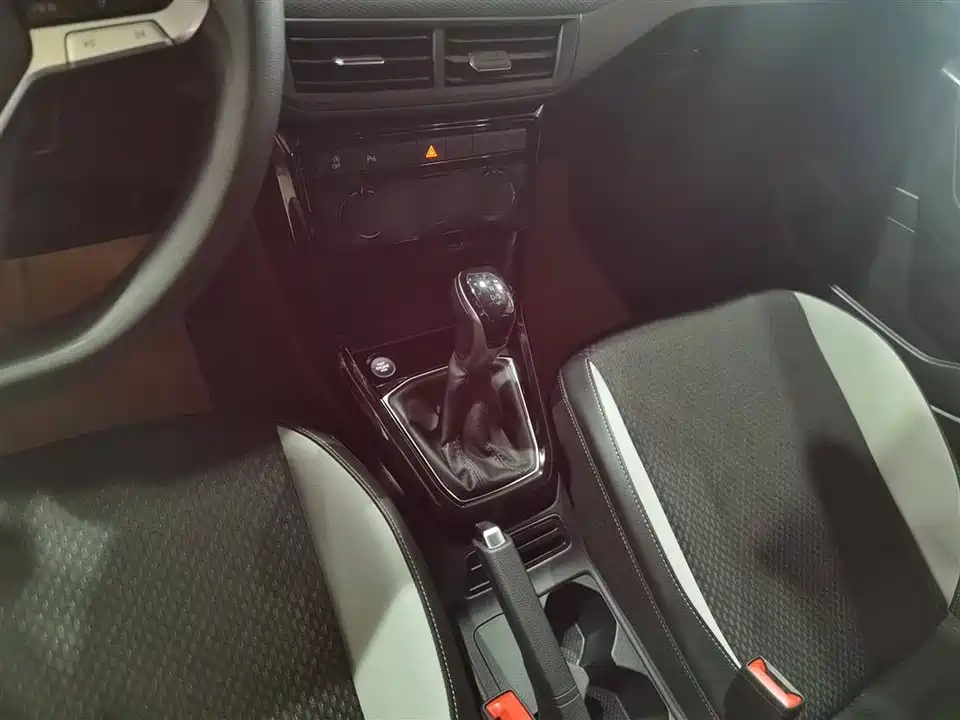 Volkswagen Exploring the shadow