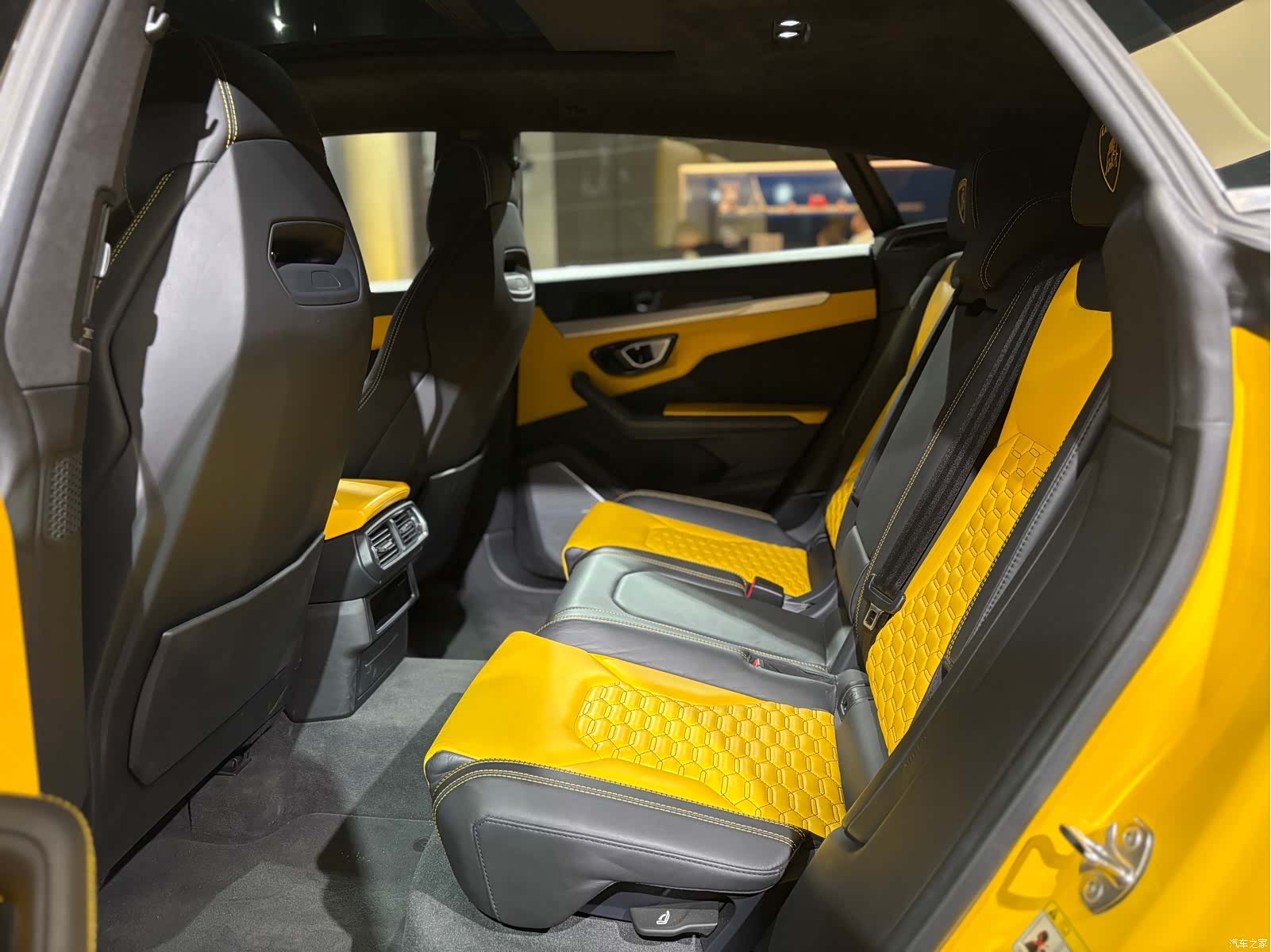Lamborghini Urus, 2019 12
