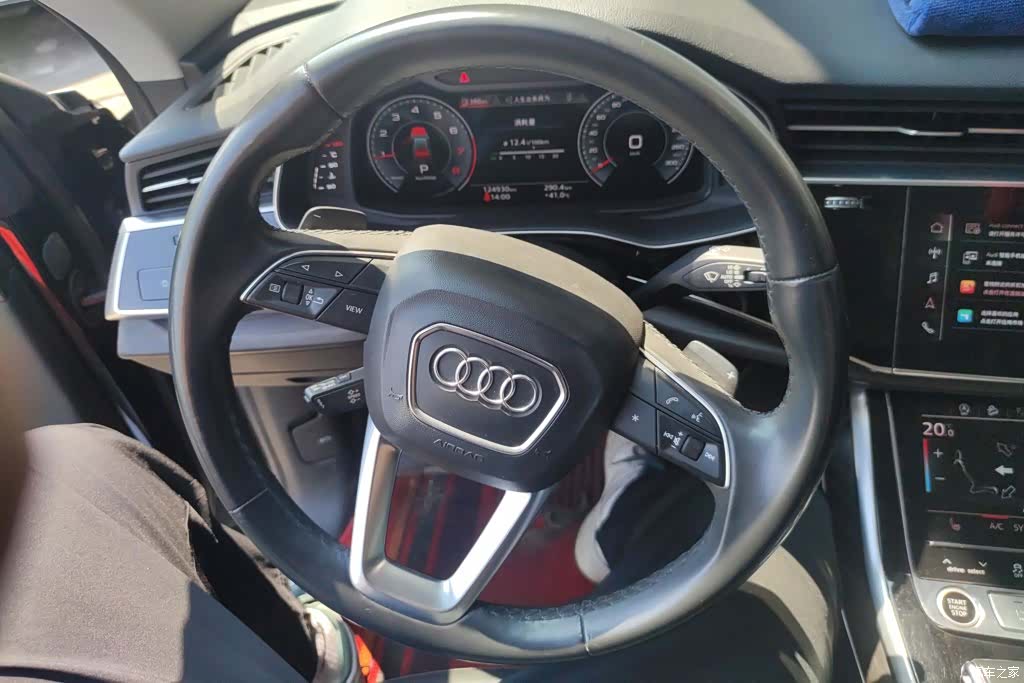 Audi Q8, 2021 15