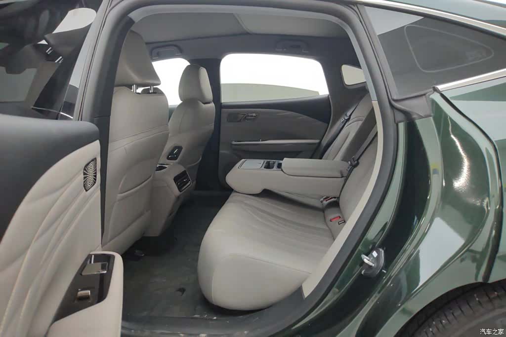 Geely 8, 2025 11