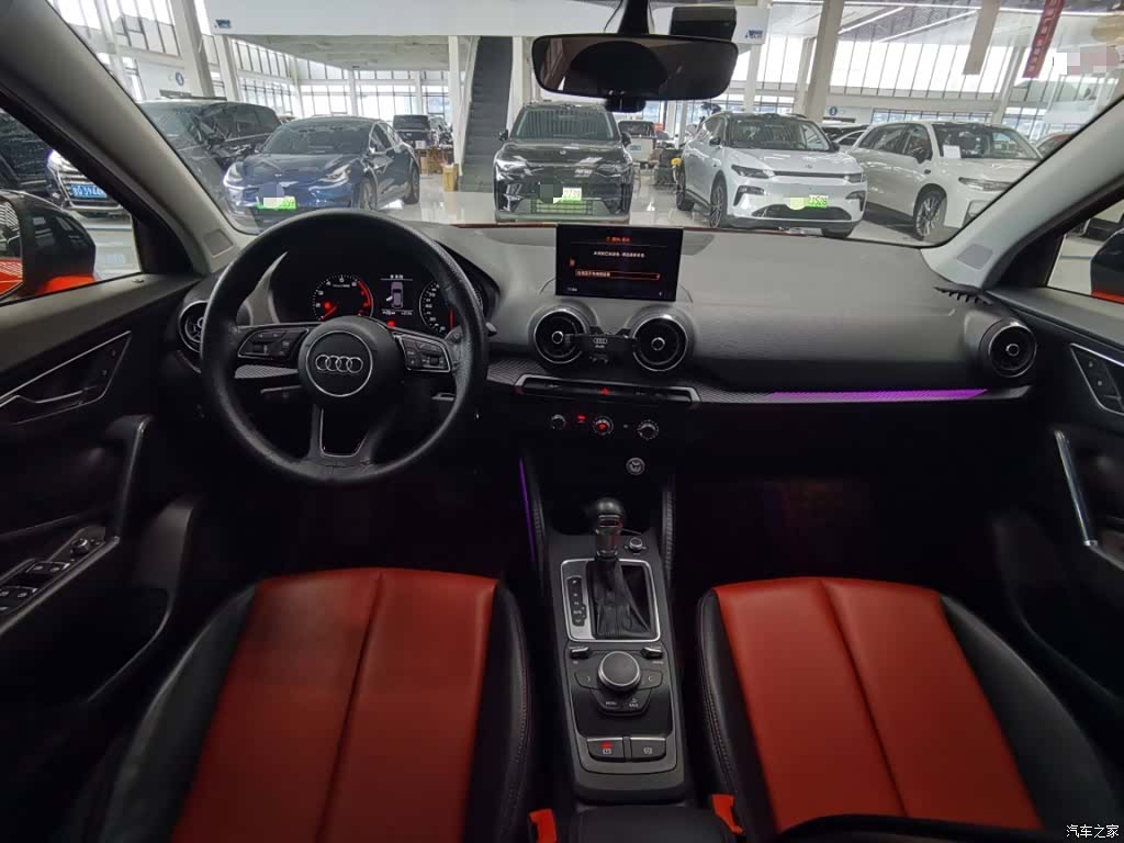 Audi Q2L, 2020 10