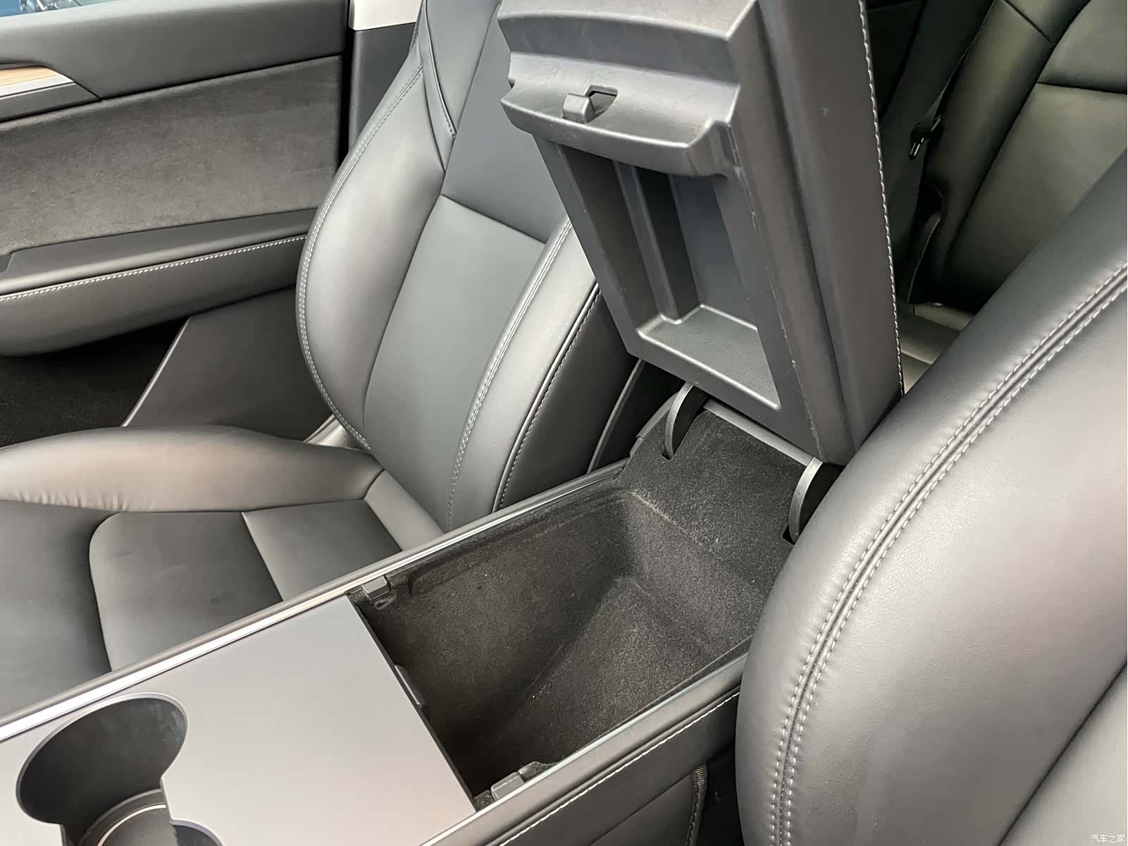 Tesla Model Y, 2022 13