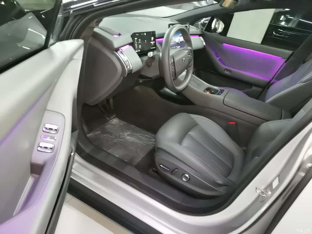 Xpeng P7, 2025 8