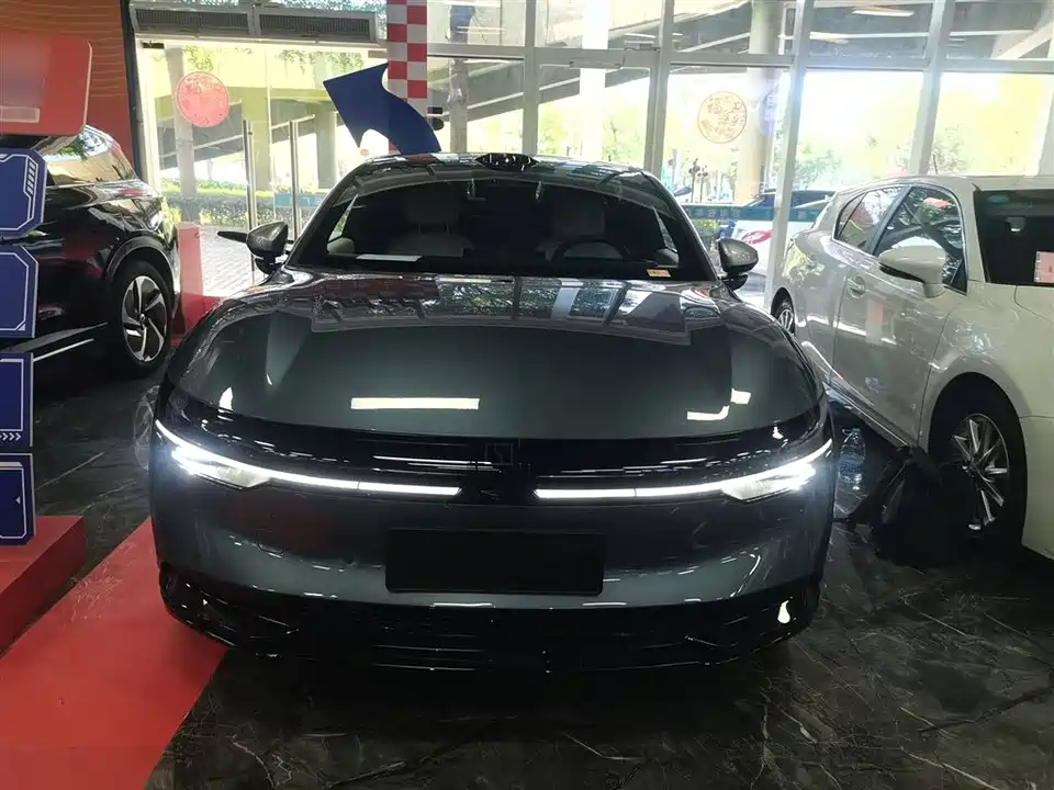 Zeekr 007