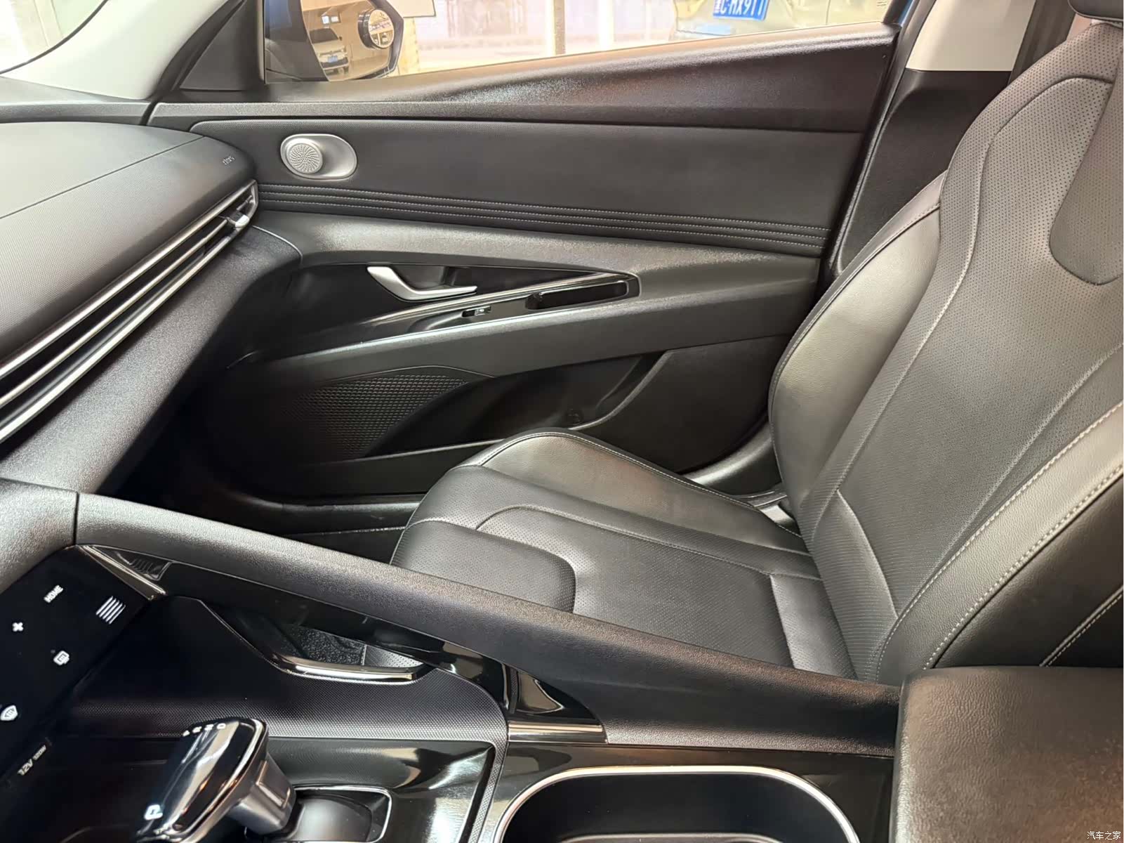 Hyundai Elantra, 2022 13