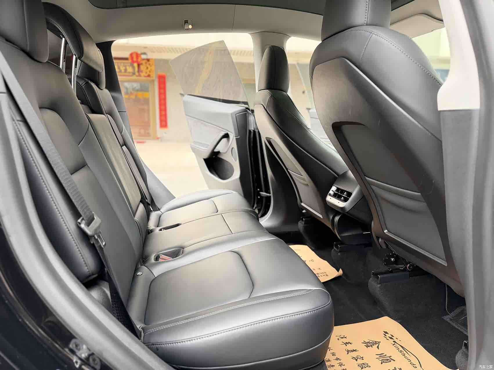 Tesla Model Y, 2023 12