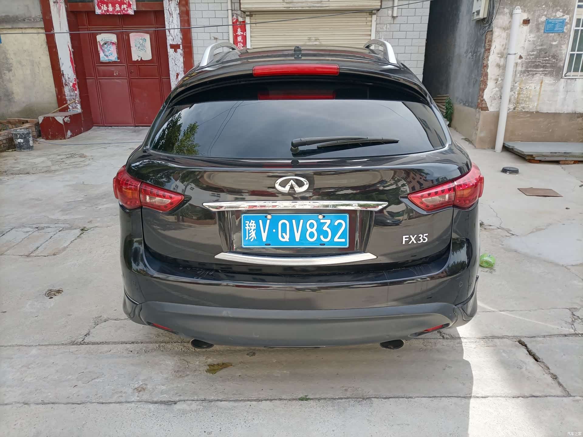 Infiniti FX35, 2011 6