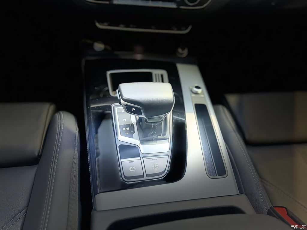 Audi Q5L, 2024 14
