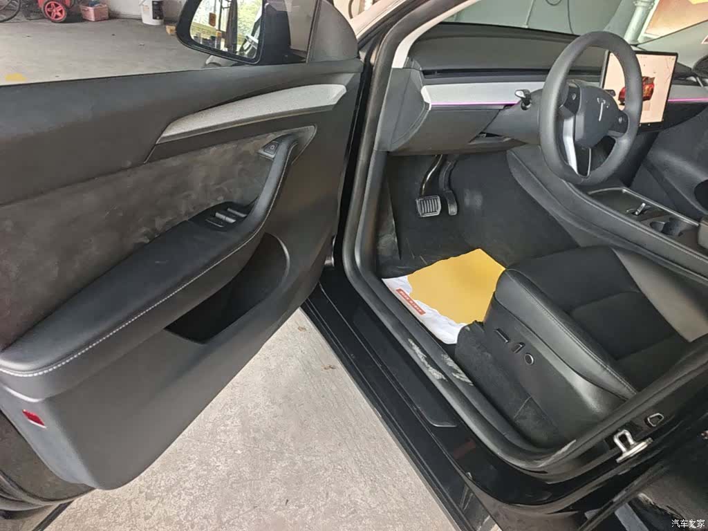 Tesla Model Y, 2023 16