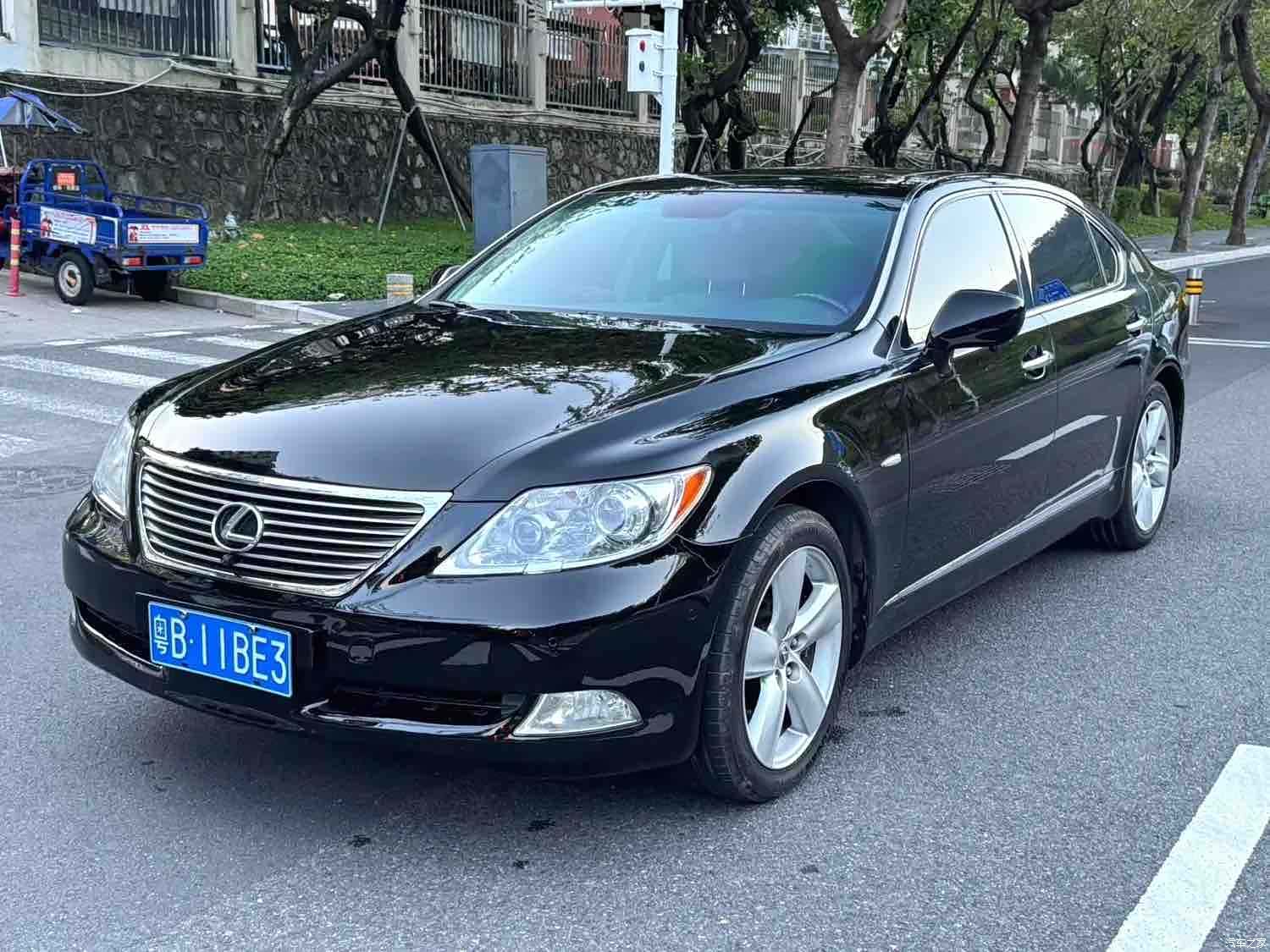 Lexus LS