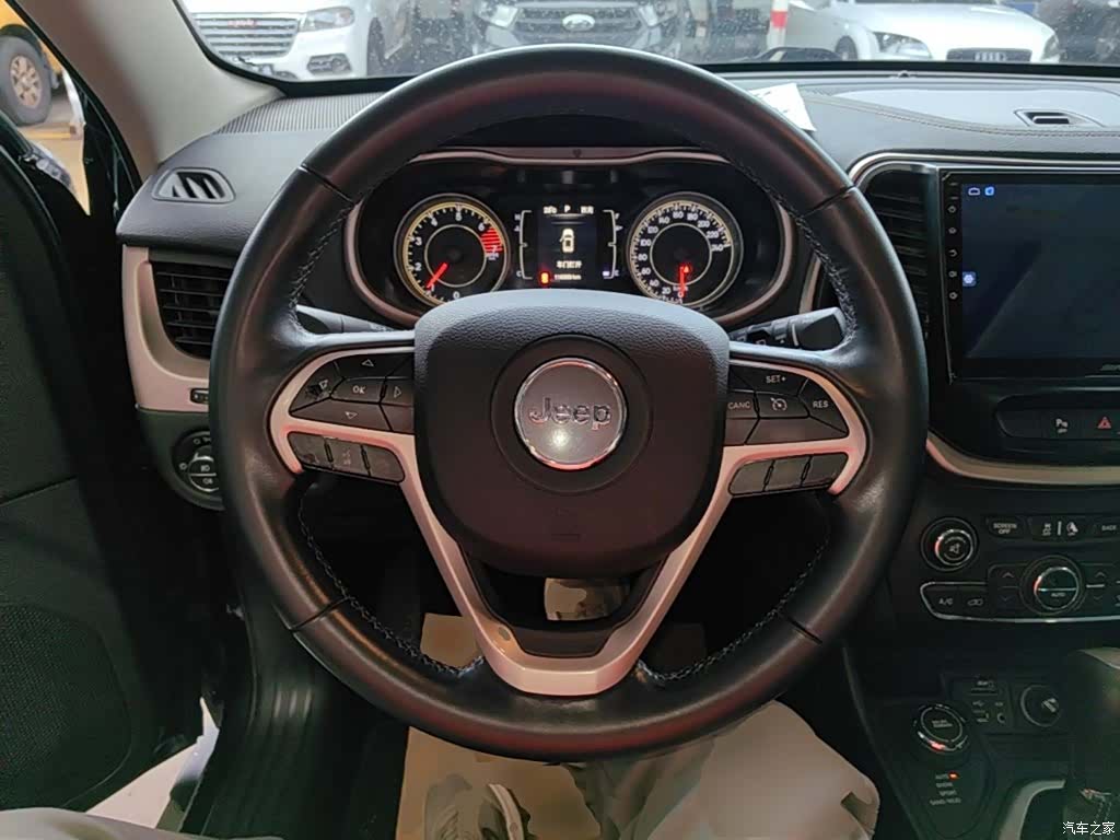 Jeep Cherokee, 2017 11