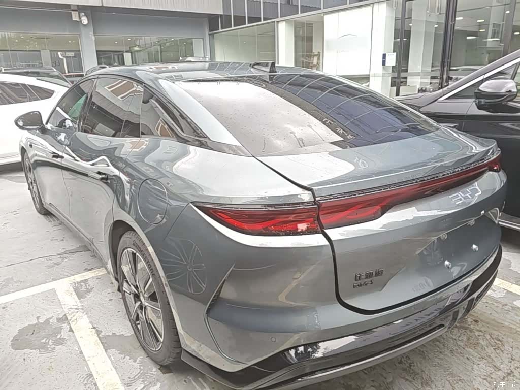 BYD Han, 2025 все фото