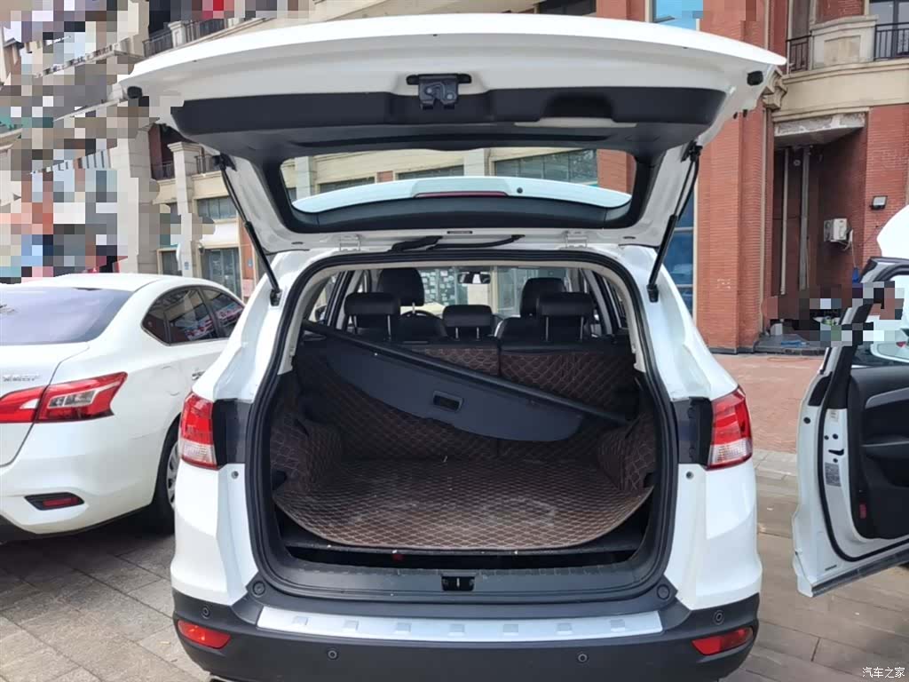 DongFeng AX7, 2016 19