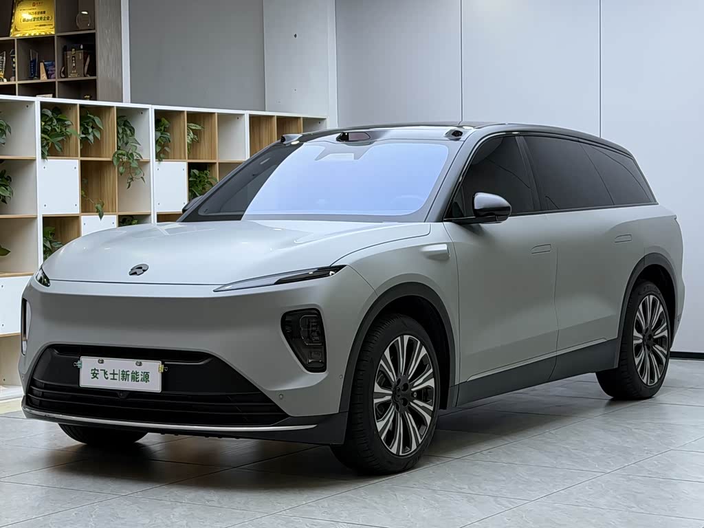 NIO ES8