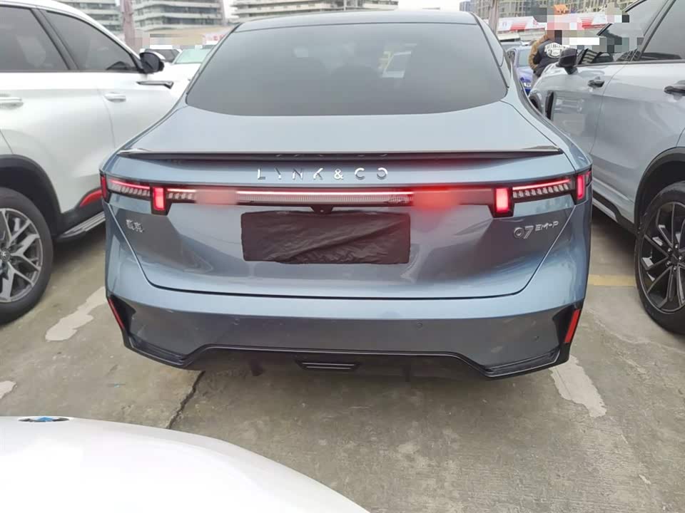 Lynk & Co 07 EM-P