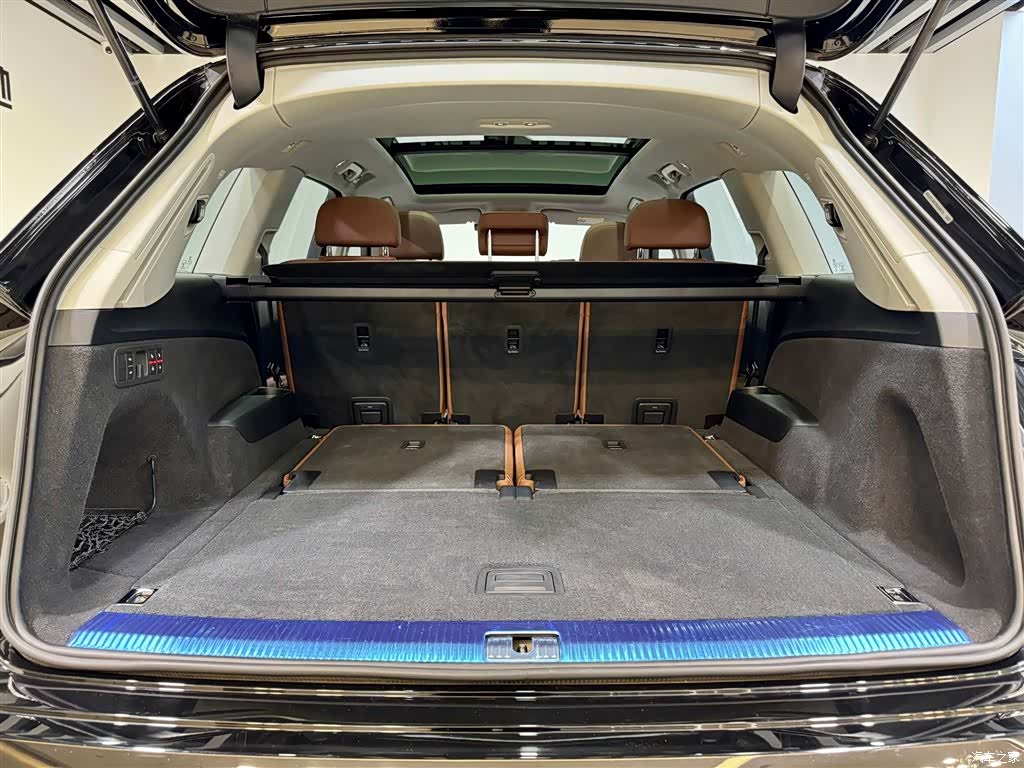 Audi Q7, 2024 12
