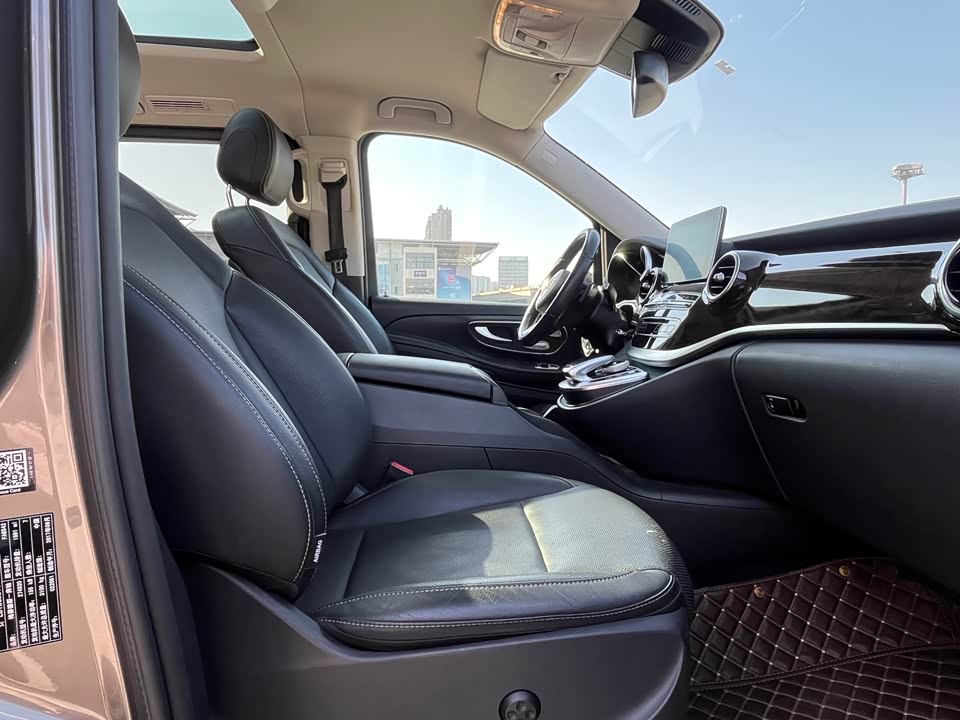 Mercedes-Benz V-class