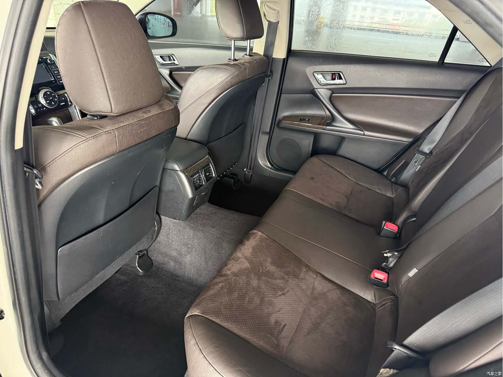 Toyota 2.5V, 2015 7
