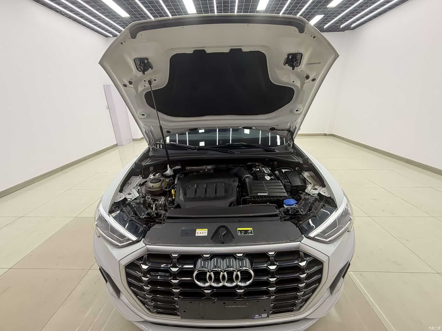 Audi Q3, 2022 10