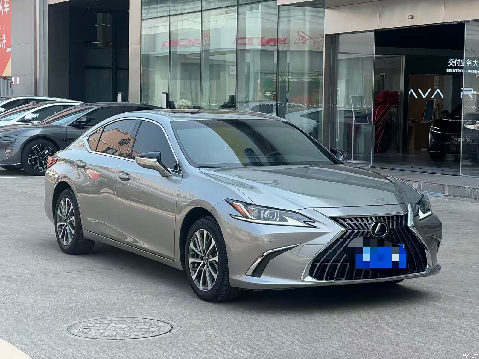 Lexus ES, 2022 1