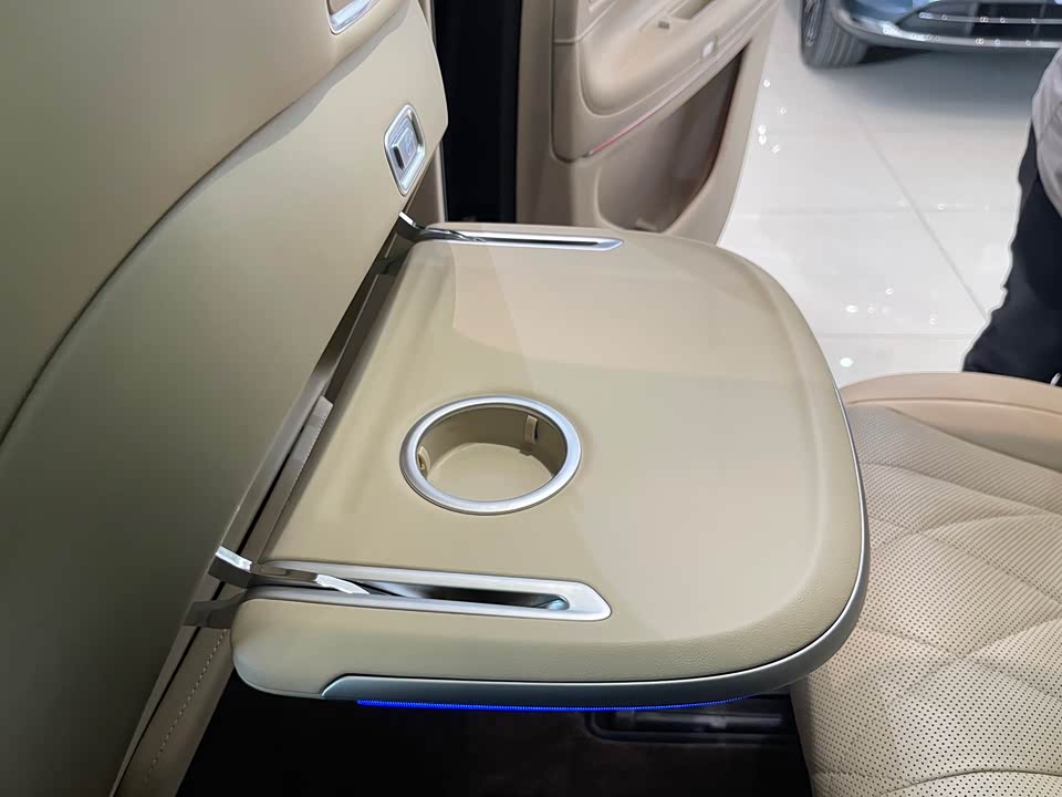 AITO Ask the world M9