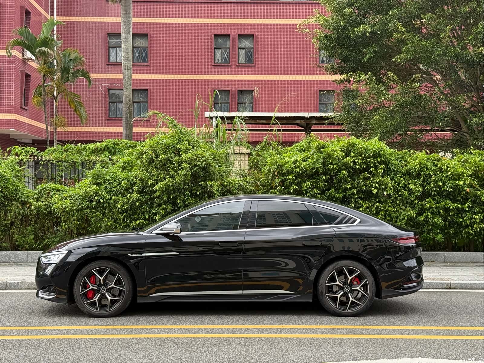 BYD Han, 2023 10