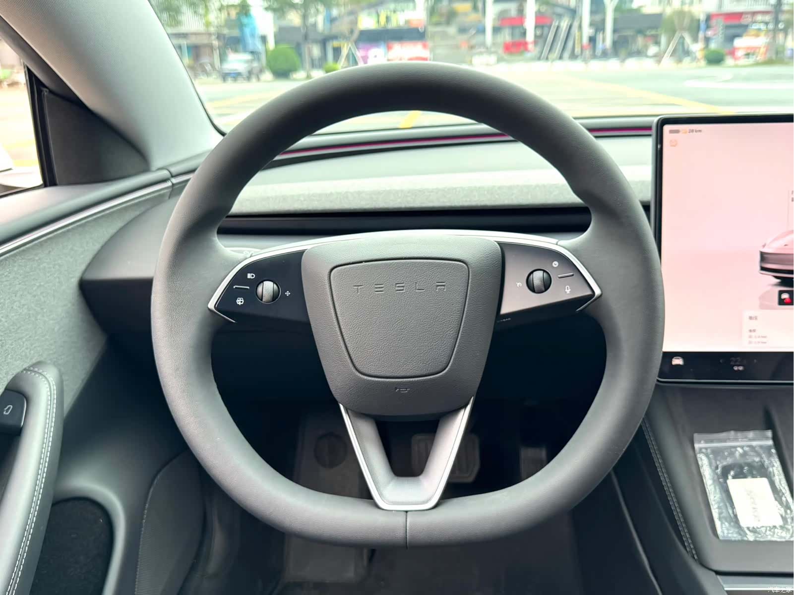 Tesla Model 3, 2025 16