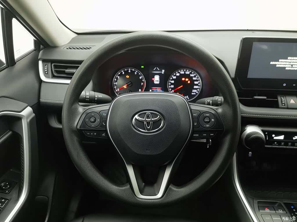 Toyota RAV4, 2023 11