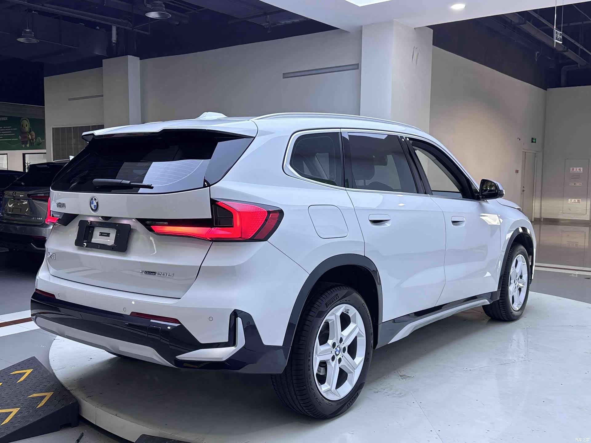 BMW X1, 2024 все фото