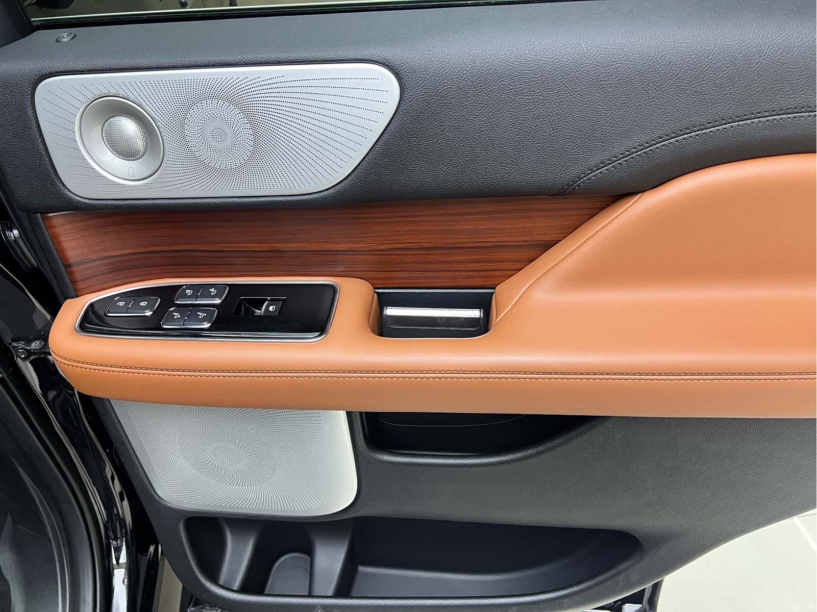 Lincoln Navigator, 2022 10