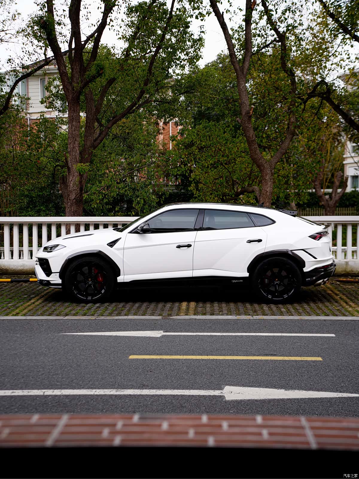 Lamborghini Urus, 2023 7