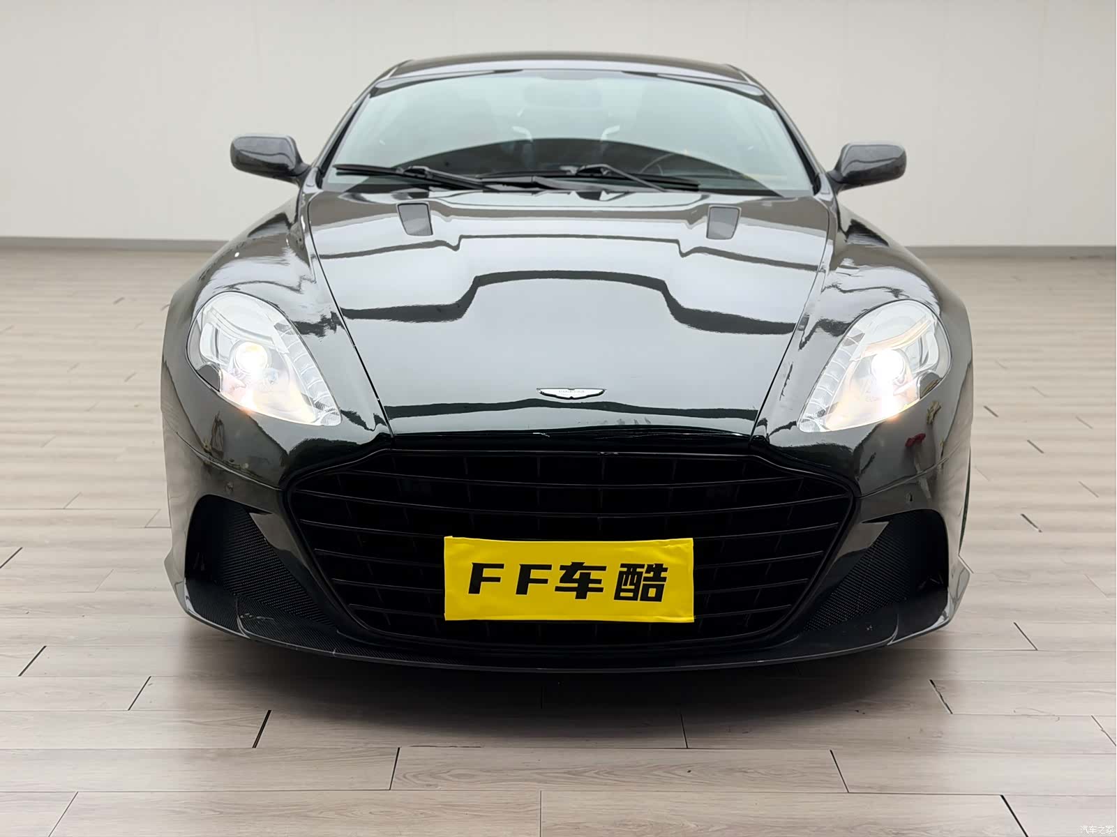 Aston Martin DB9, 2011 3