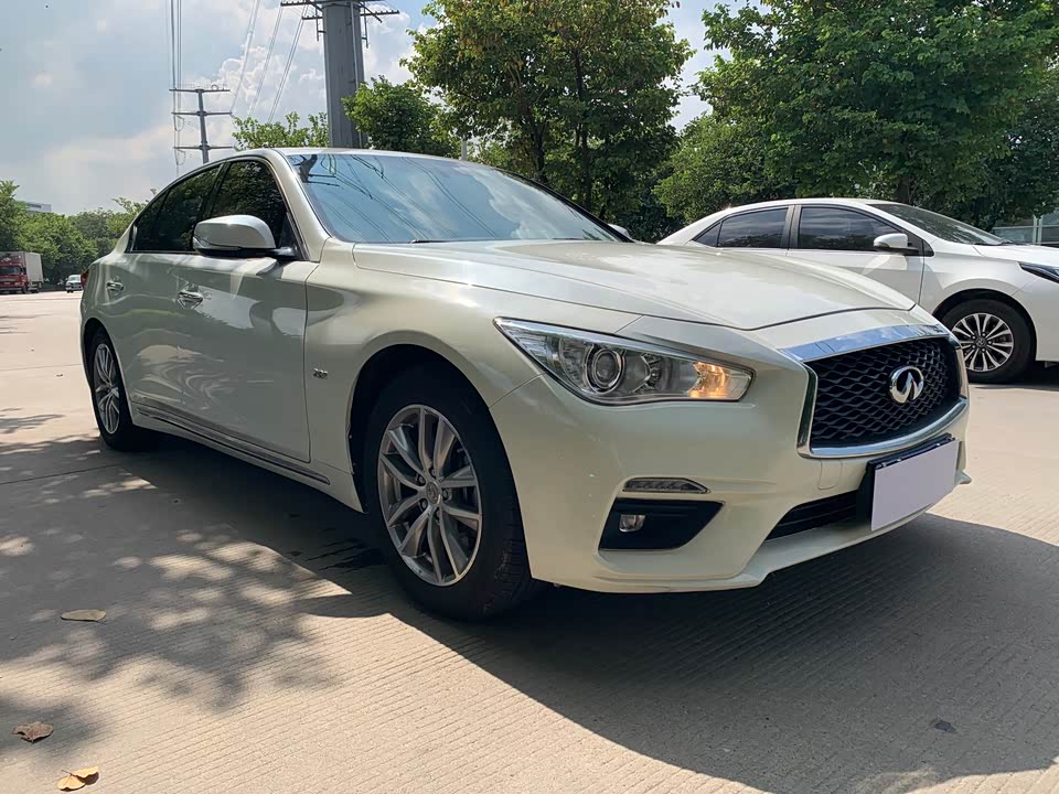 Infiniti Q50L
