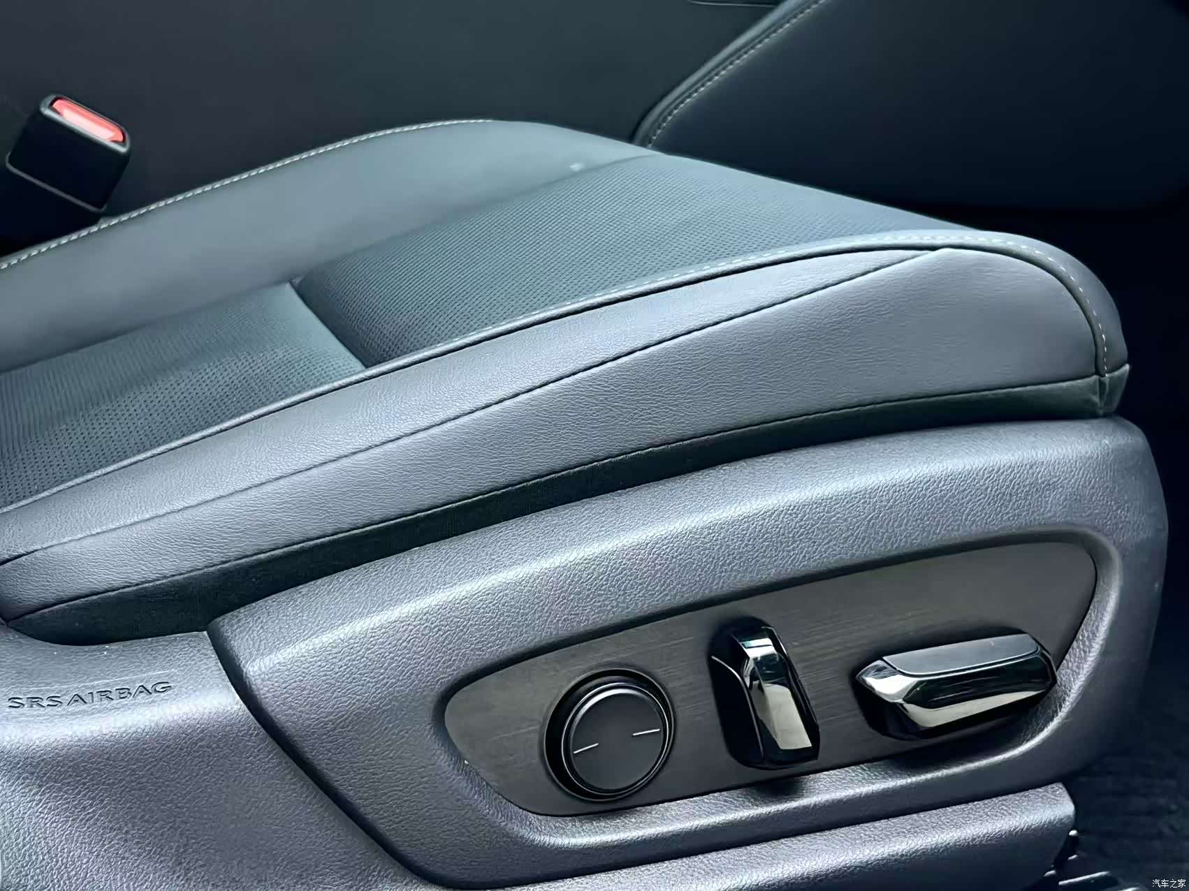 Lexus ES, 2023 все фото