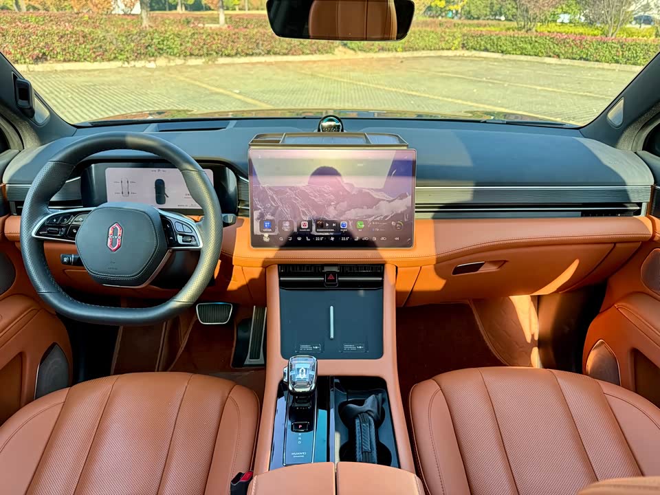 AITO Ask the world M7