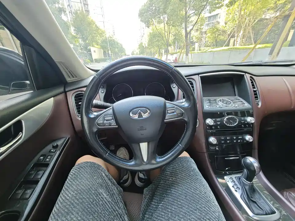 Infiniti QX50
