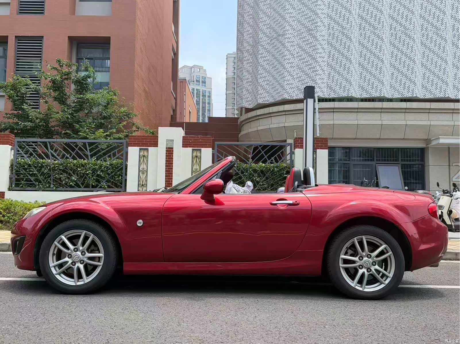 Mazda MX-5, 2011 3