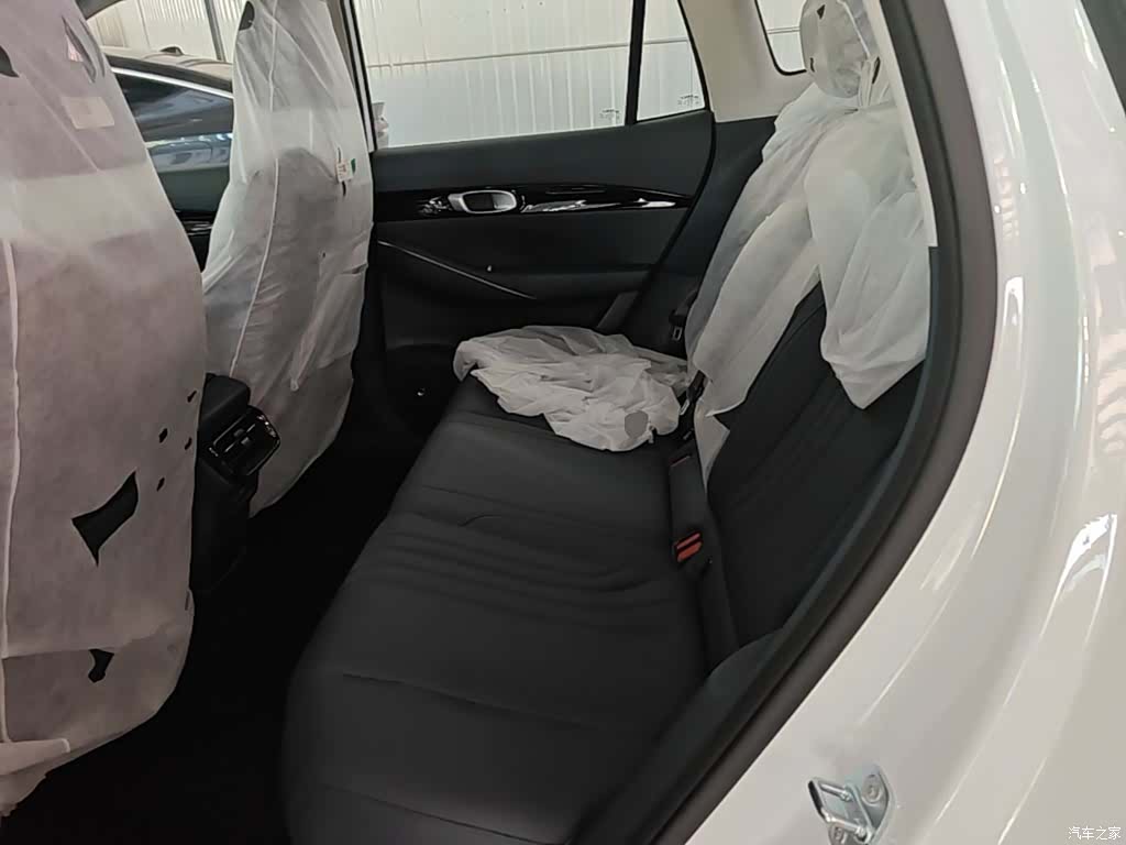 Geely Galaxy E5, 2026 17