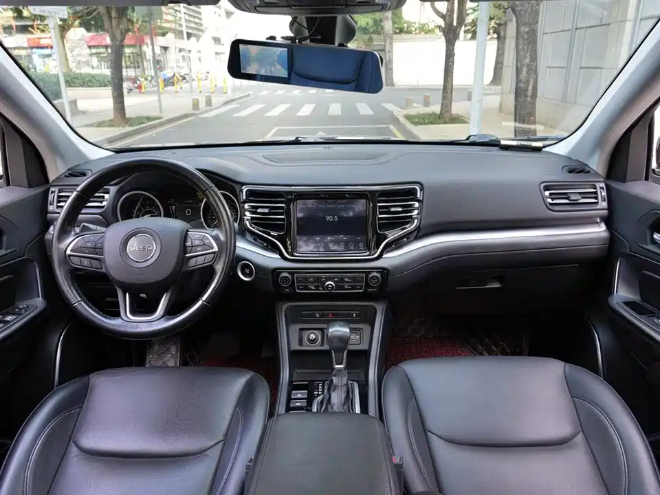 Jeep Grand Commander