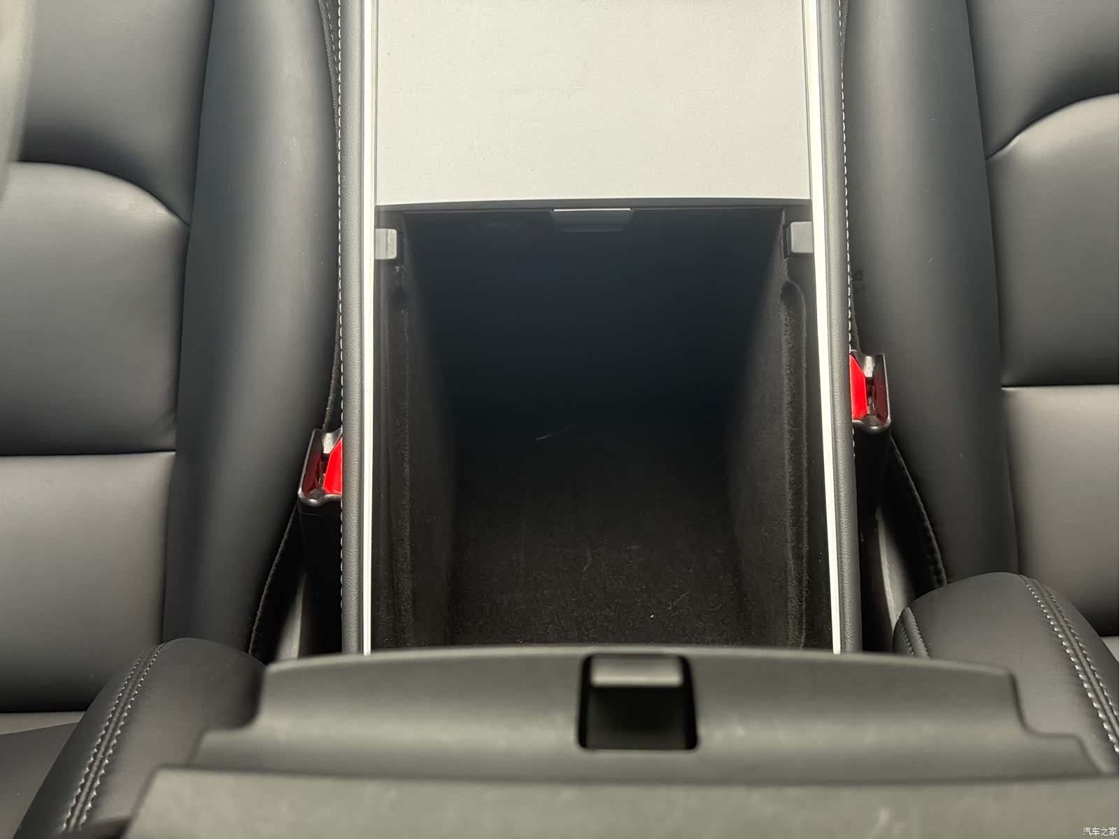 Tesla Model Y, 2024 13