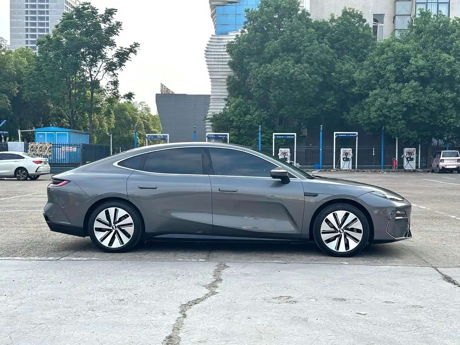 Geely E8, 2024 4