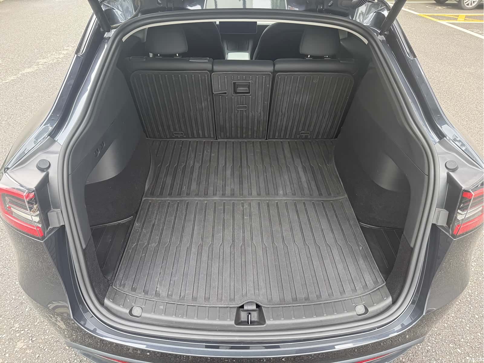 Tesla Model Y, 2024 30