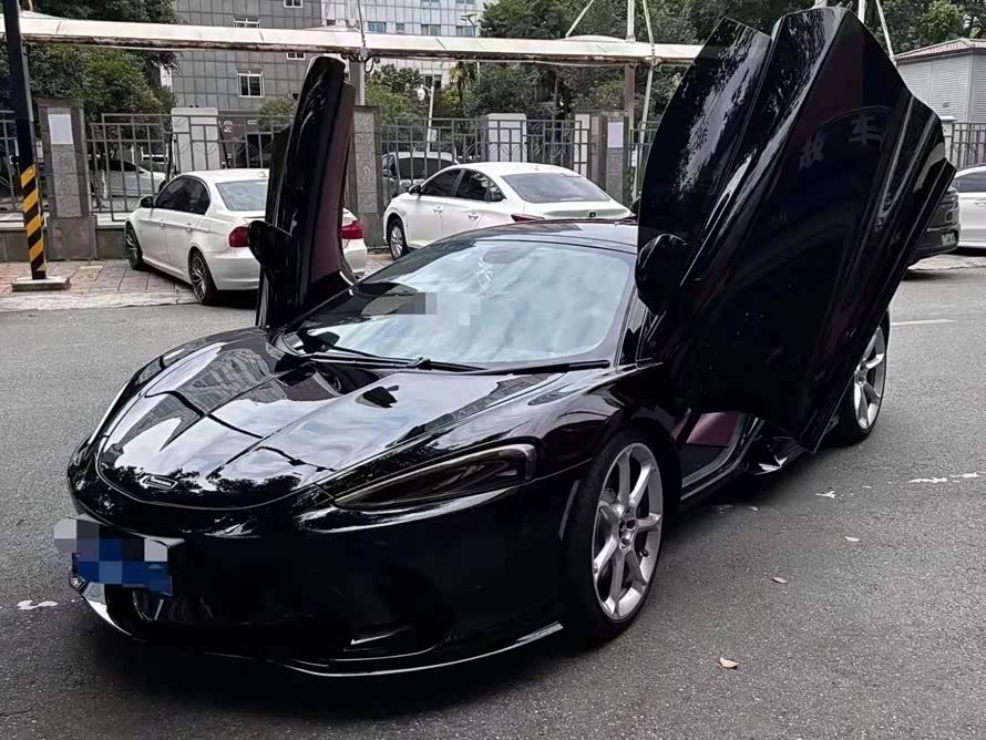 McLaren GT