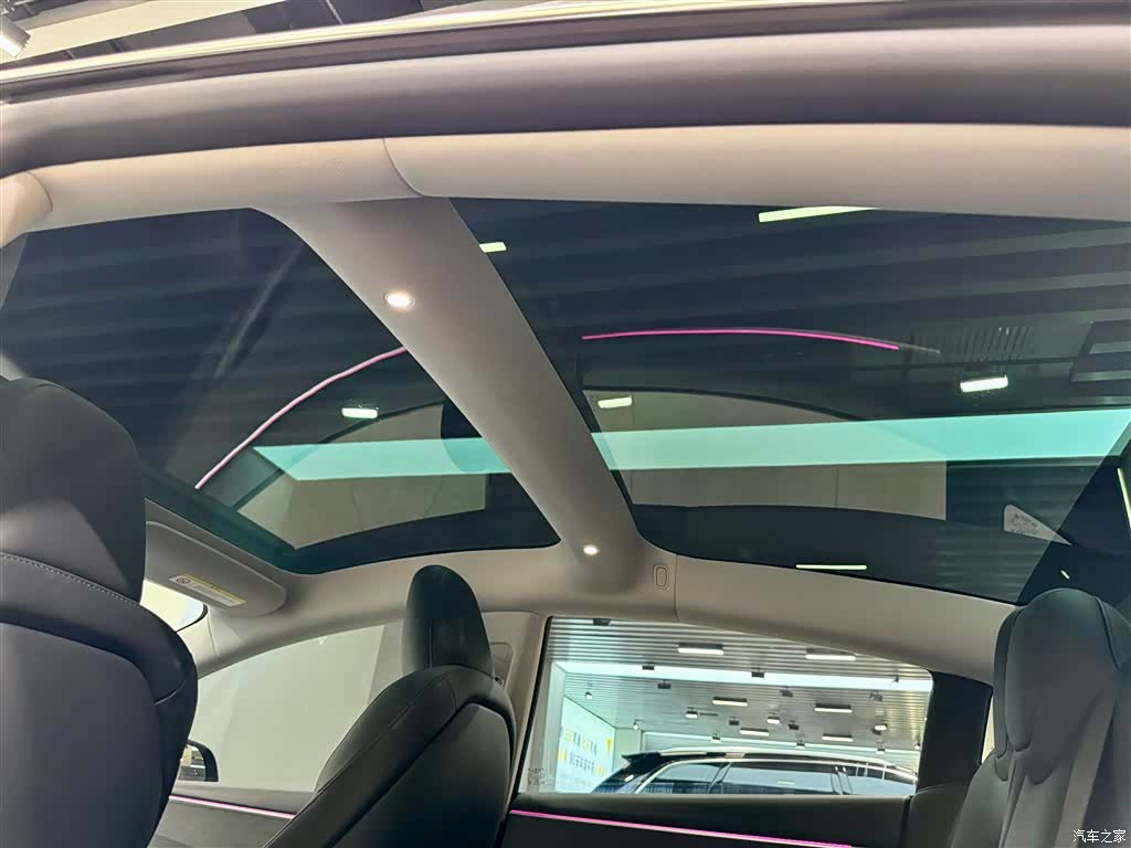 Tesla Model 3, 2024 21